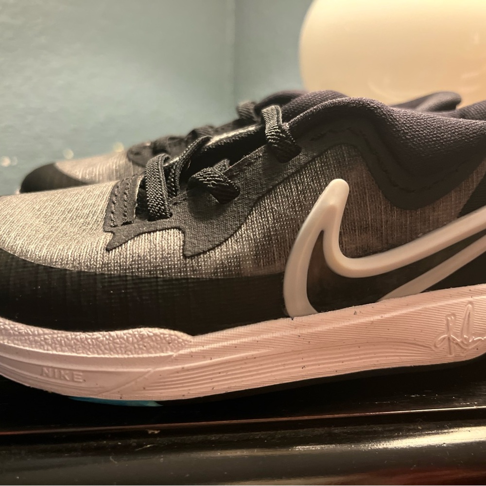 Nike Kids Black and Gray Sneakers